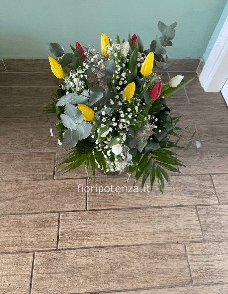 BOUQUET DI TULIPANI DALLE COLORAZIONI MISTE