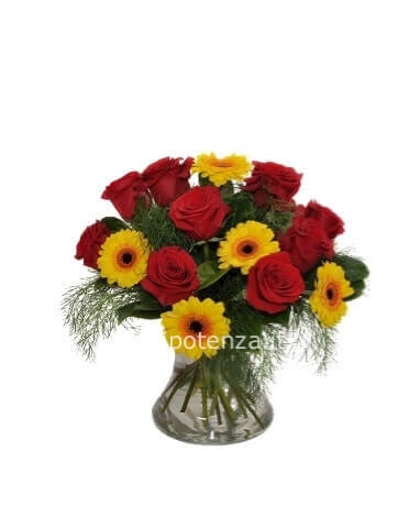 Bouquet di rose rosse e gerbere gialle