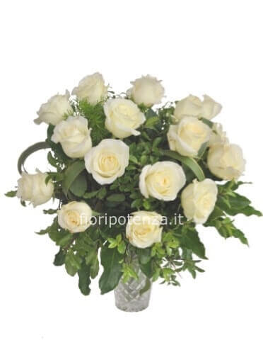 Bouquet di rose bianche e verde decorativo